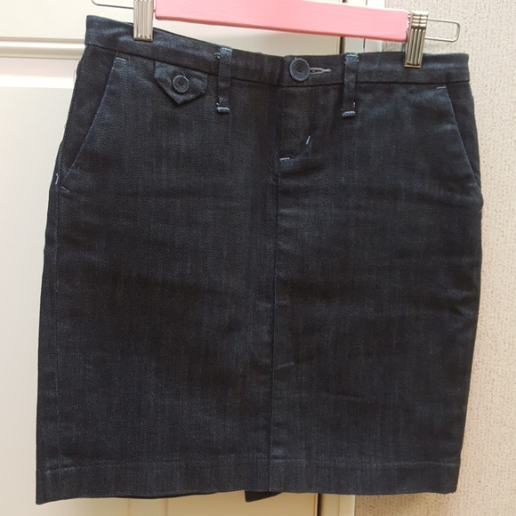 Banana Republic Dresses & Skirts - Banana Republic Denim Skirt 0P Stretch